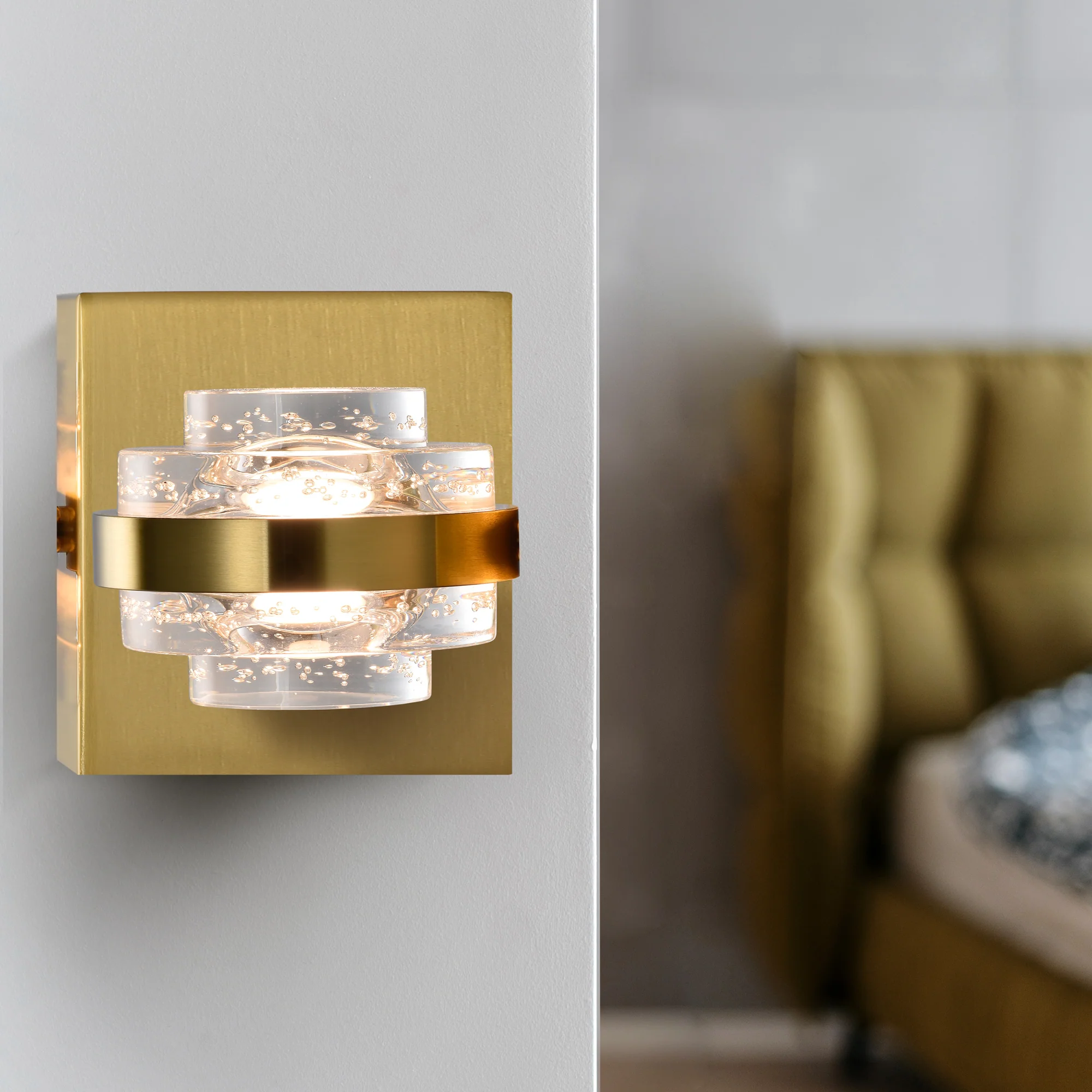 VONN Artisan Milano VAW1331AB 6" 1-Light Integrated LED ETL Certified Wall Sconce, Antique Brass - Image 2