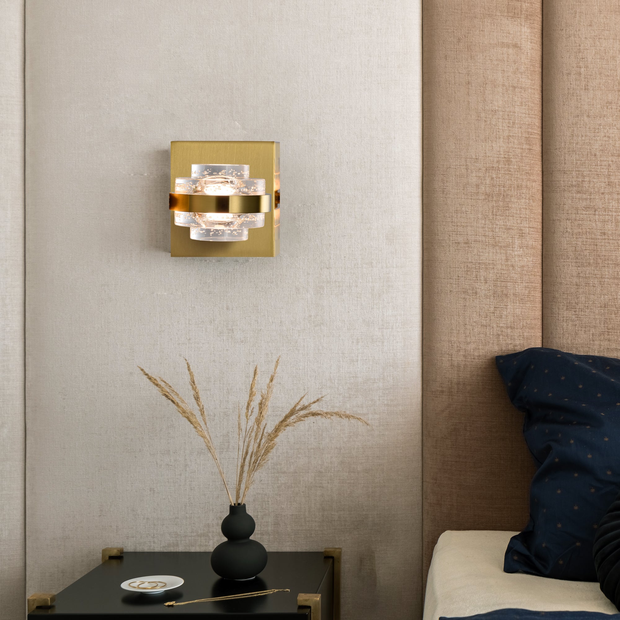 VONN Artisan Milano VAW1331AB 6" 1-Light Integrated LED ETL Certified Wall Sconce, Antique Brass - Image 4