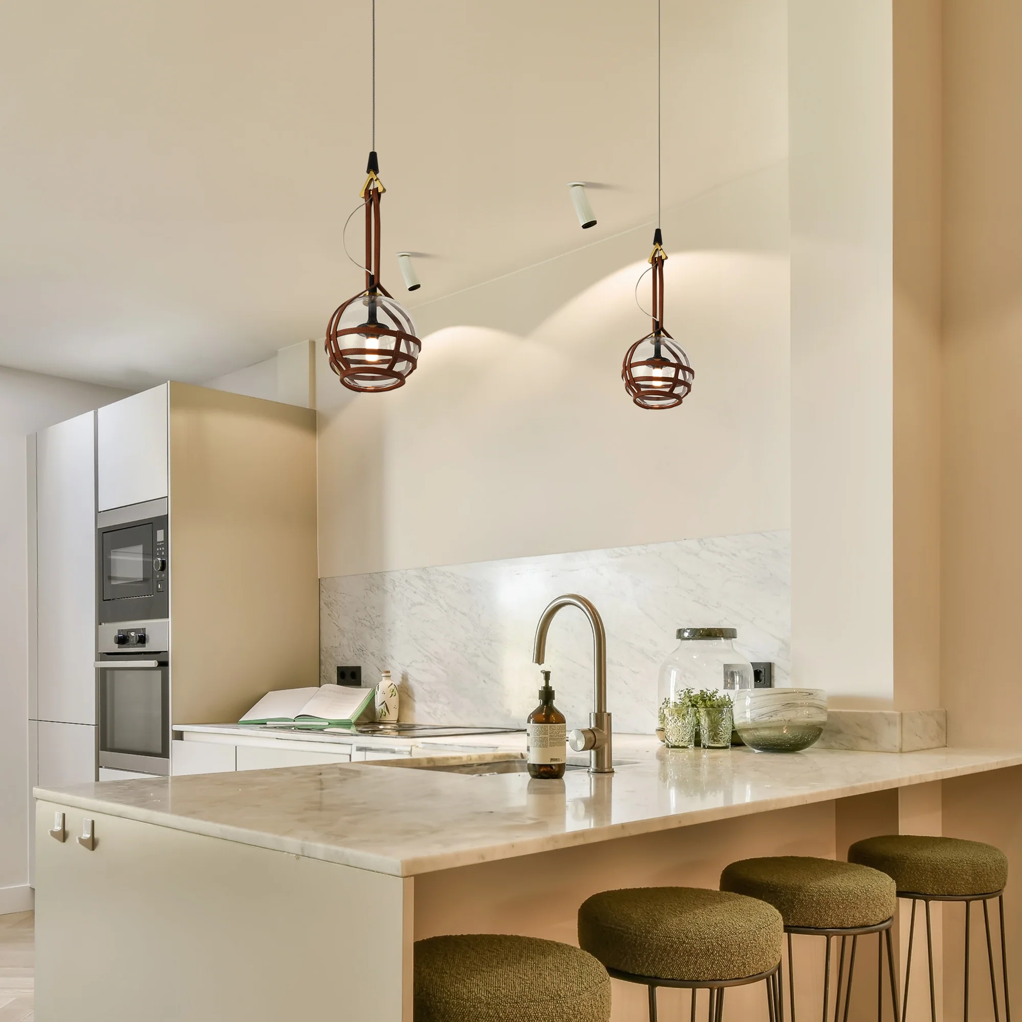 VONN Artisan Bari VAP2171AB 7" Integrated LED ETL Certified Height Adjustable Pendant with Glass Shade - Image 3