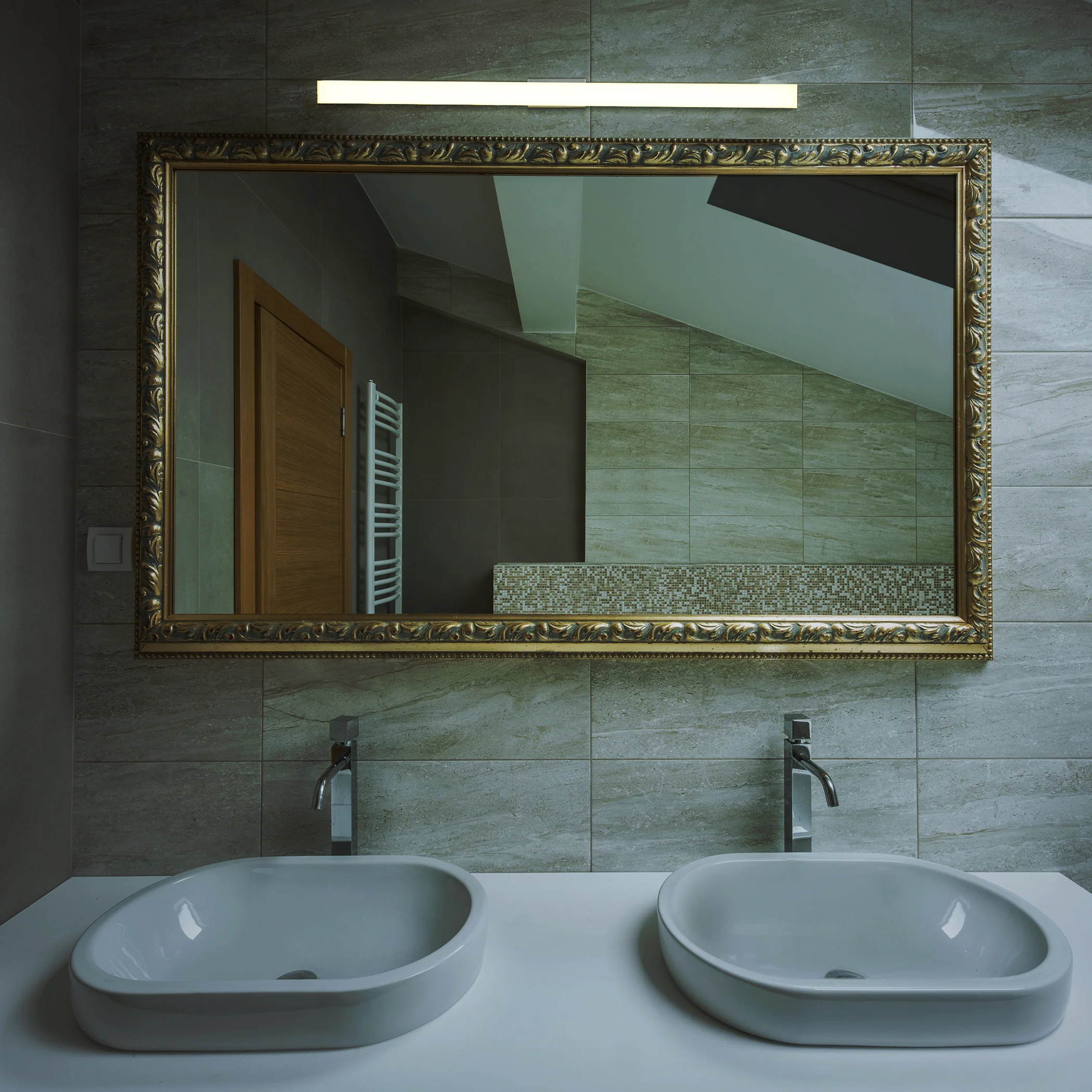 VONN Procyon VMW11236AL 36" Integrated AC LED ADA Compliant ETL Certified Bathroom Wall Fixture in Silver - Image 4