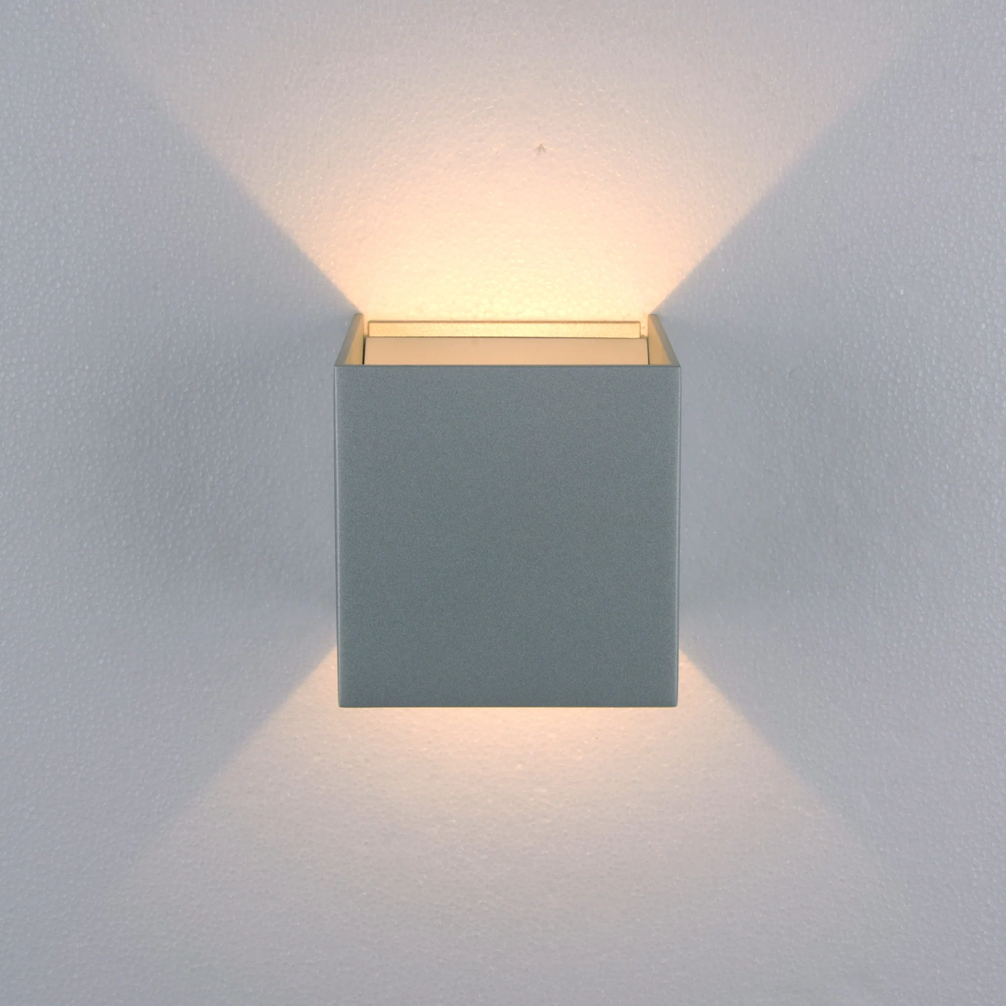 VONN Atlas VMW14810AL 5" ETL Certified Integrated LED Wall Sconce Lighting Fixture in Silver - Image 4